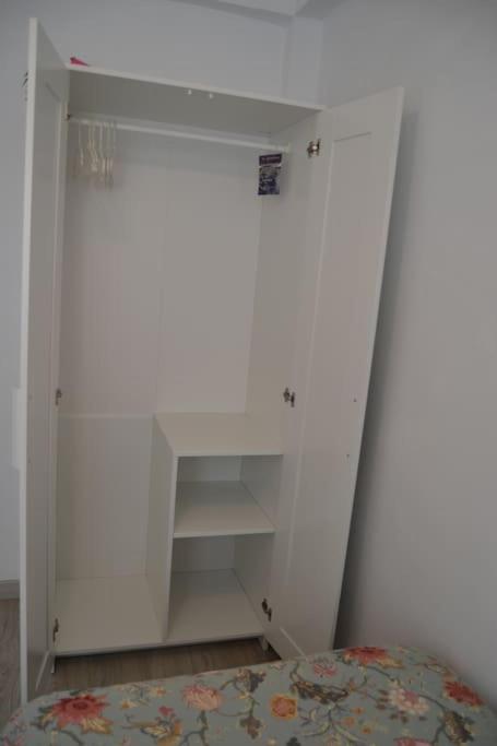 Cozy And Well Connected Apartment Sevilla Bagian luar foto
