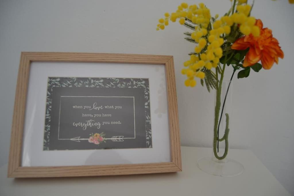 Cozy And Well Connected Apartment Sevilla Bagian luar foto